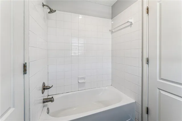 $619,900 | 21600 West 98th Terrace, Lenexa, KS 66220