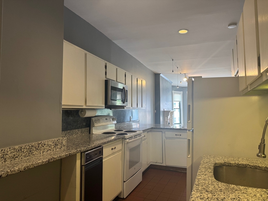 590 Columbus Avenue, Unit 3A Boston, MA 02118 - Photo 7 of 14