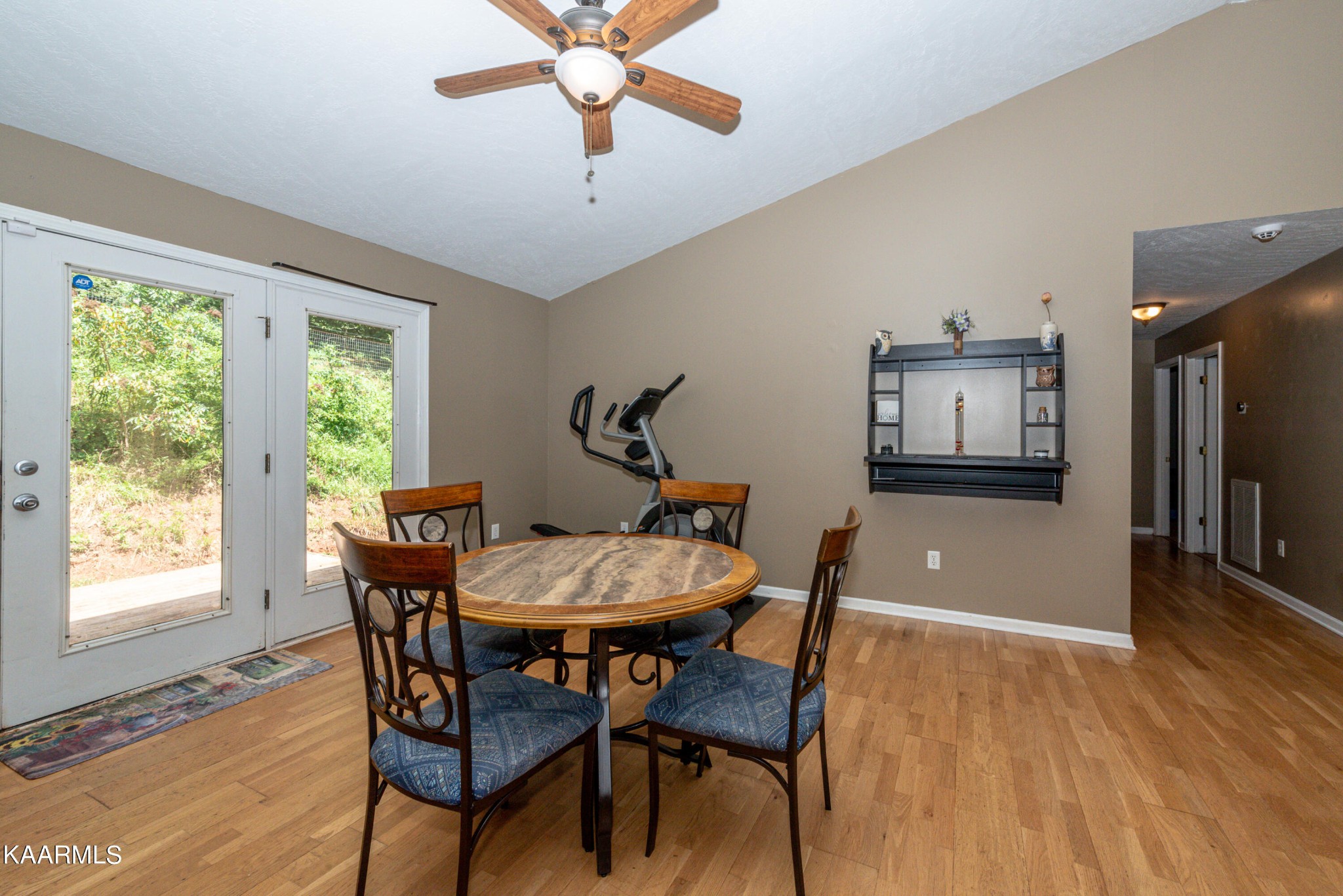 7349 Meadow Road West Greenback, TN 37742 - Photo 14 of 30 Gallery Image 14