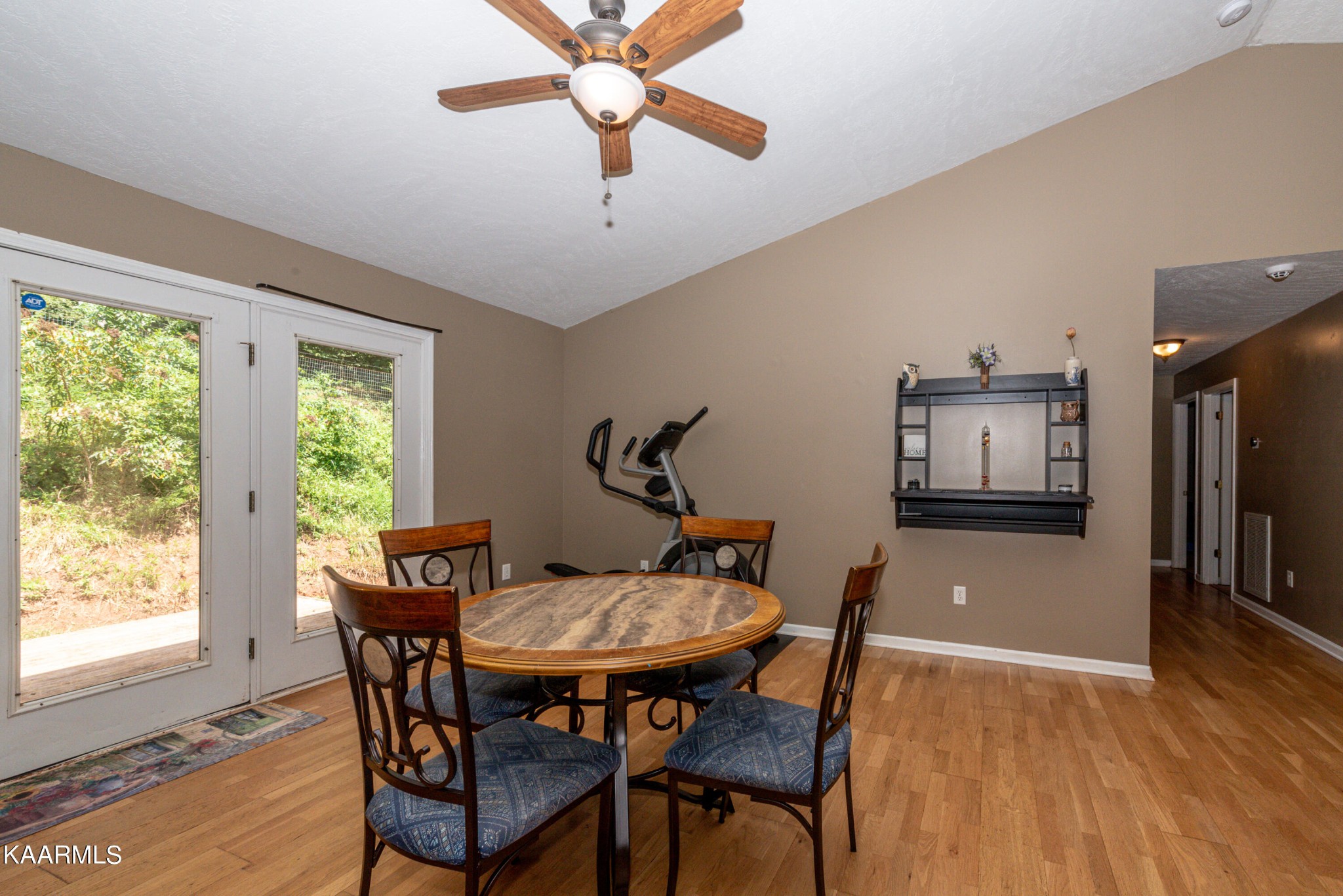 7349 Meadow Road West Greenback, TN 37742 - Photo 15 of 30 Gallery Image 15
