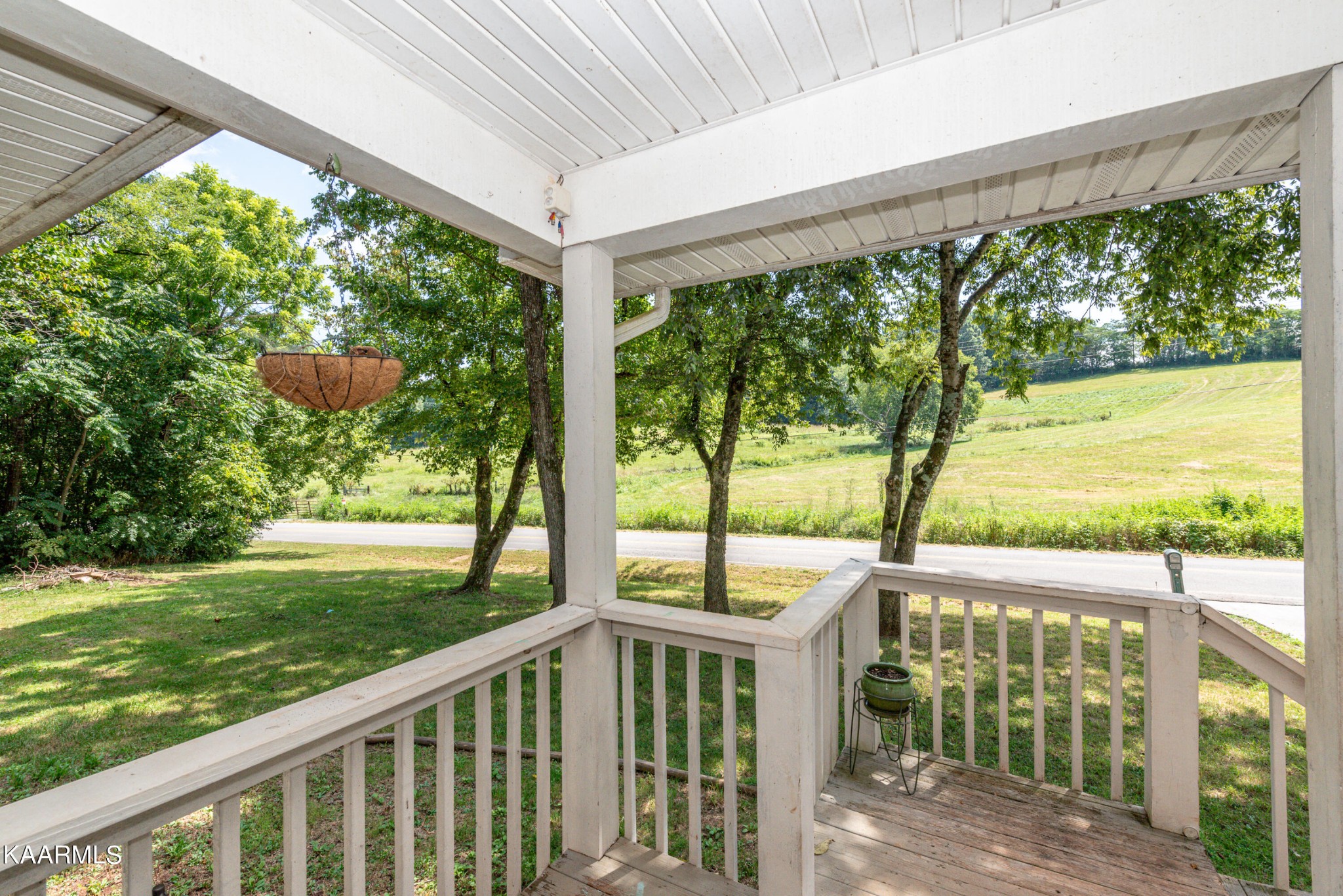 7349 Meadow Road West Greenback, TN 37742 - Photo 3 of 30 Gallery Image 3