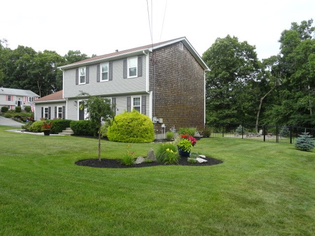4 Ridgewood Road Cranston, RI 02921 - Photo 3 of 20 Gallery Image 3