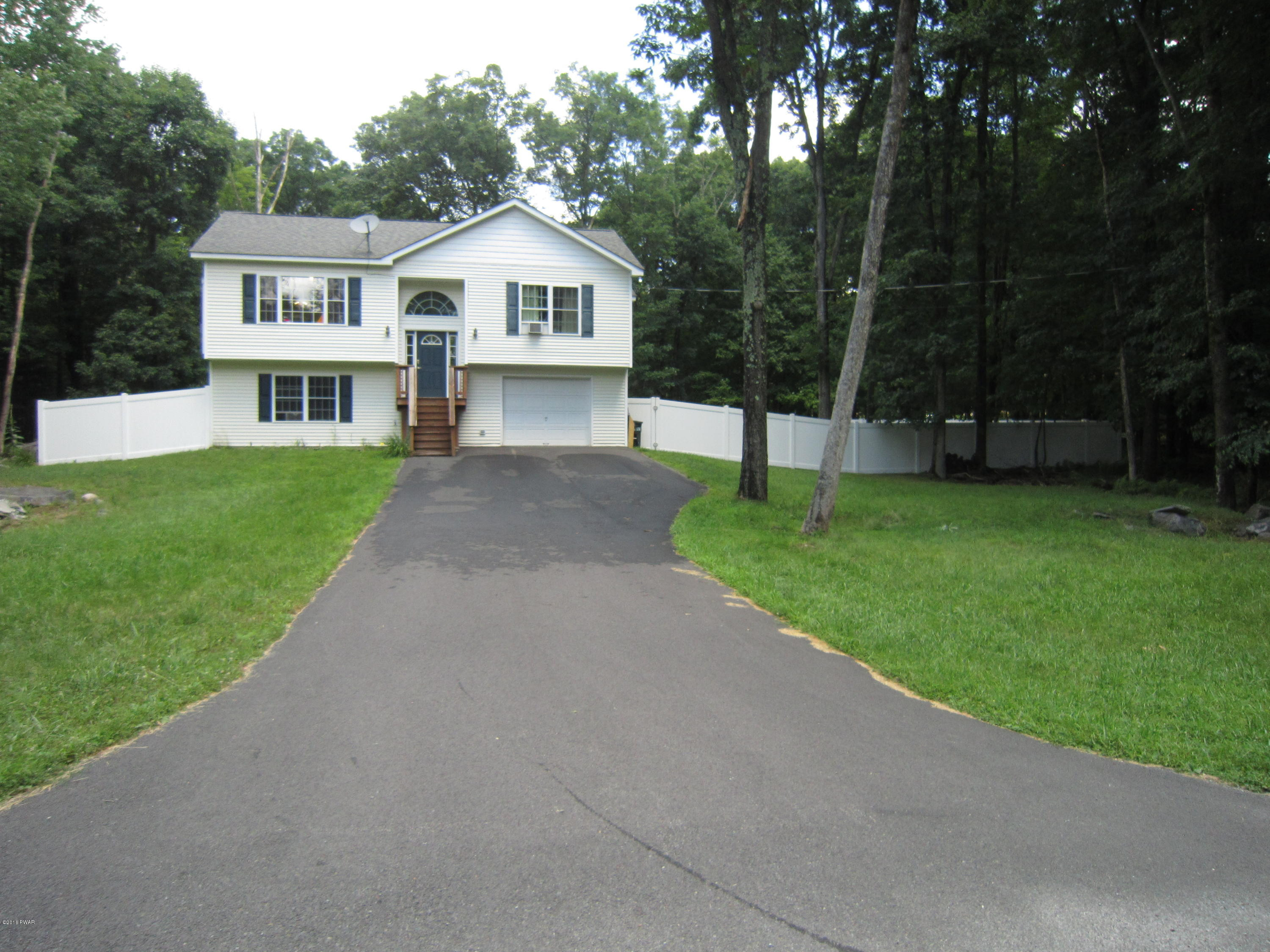 103 Rim Court Milford, PA 18337 - Photo 2 of 16