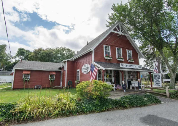 $649,999 | 172 Skunknet Road, Centerville, MA 02632