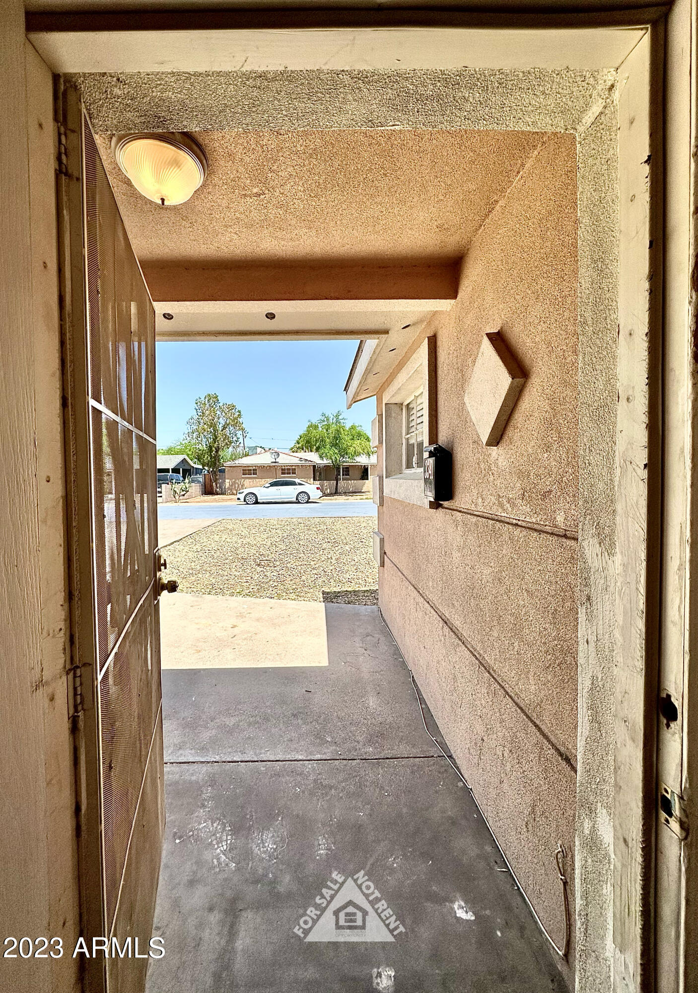 3341 East Monte Vista Road Phoenix, AZ 85008 - Photo 4 of 51 226F39AB-AD0A-4820-A4B5-5A0A7CBC1DB5