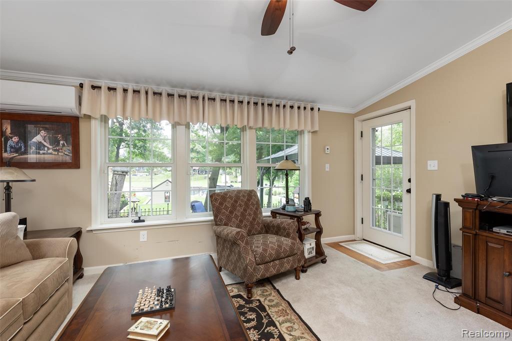 21071 Thorofare Road Grosse Ile, MI 48138 - Photo 13 of 23