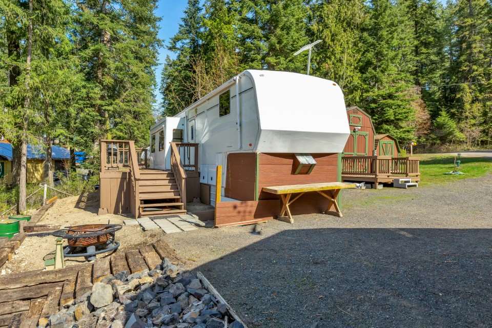 41435 North Lake Shore Road Elk, WA 99009 - Photo 19 of 20