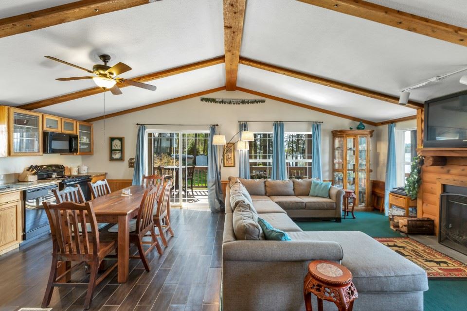 41435 North Lake Shore Road Elk, WA 99009 - Photo 3 of 20