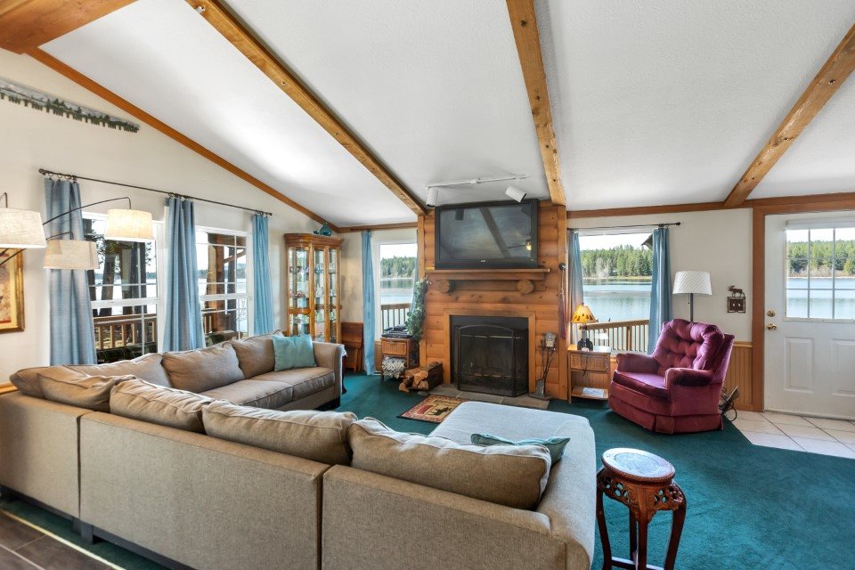 41435 North Lake Shore Road Elk, WA 99009 - Photo 7 of 20