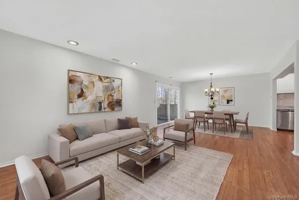 $384,900 | 4 Aspen Court, Highland Mills, NY 10930