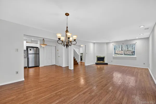$384,900 | 4 Aspen Court, Highland Mills, NY 10930