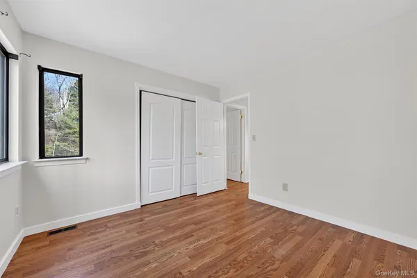 $384,900 | 4 Aspen Court, Highland Mills, NY 10930