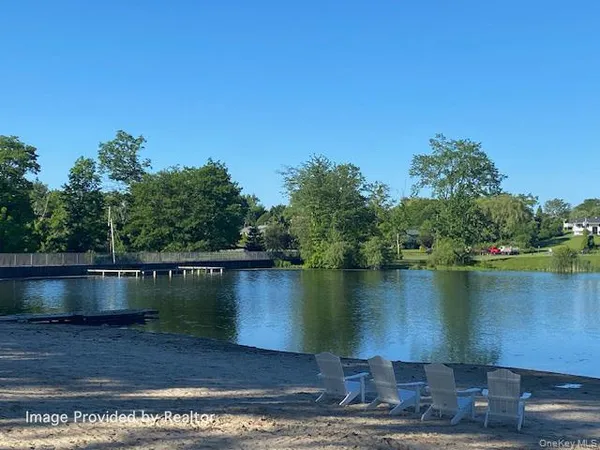 $384,900 | 4 Aspen Court, Highland Mills, NY 10930