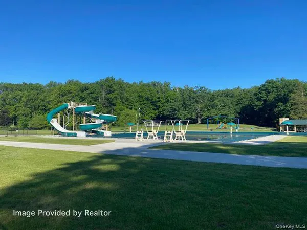 $384,900 | 4 Aspen Court, Highland Mills, NY 10930