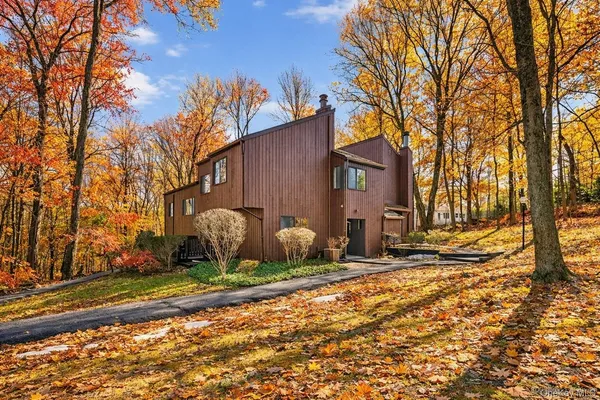 $384,900 | 4 Aspen Court, Highland Mills, NY 10930