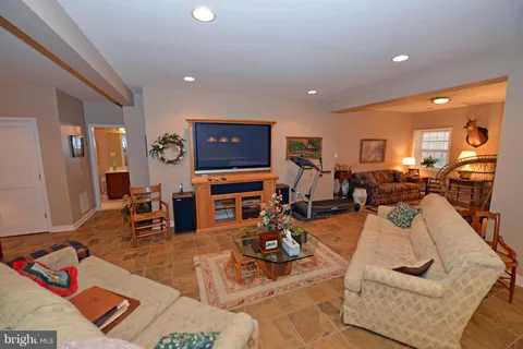 $825,000 | 6005 Piney Grove Way, Gainesville, VA 20155