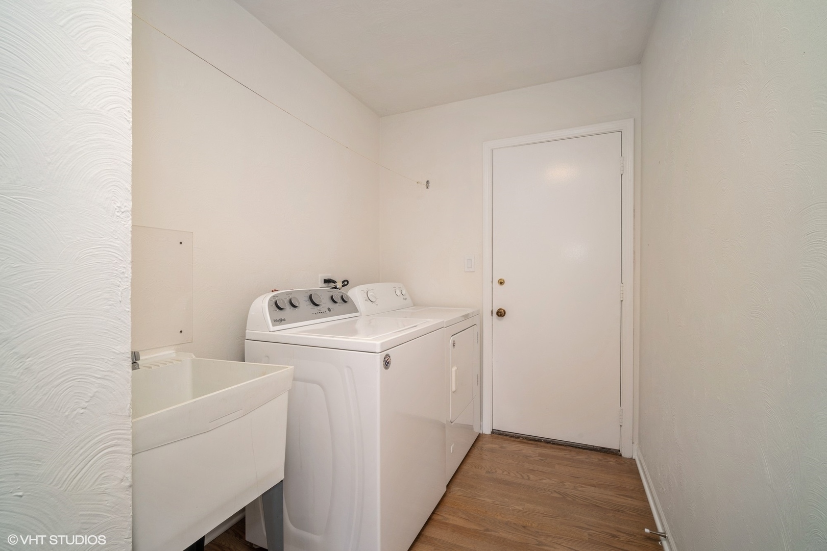 1770 Overland Trail Deerfield, IL 60015 - Photo 17 of 26