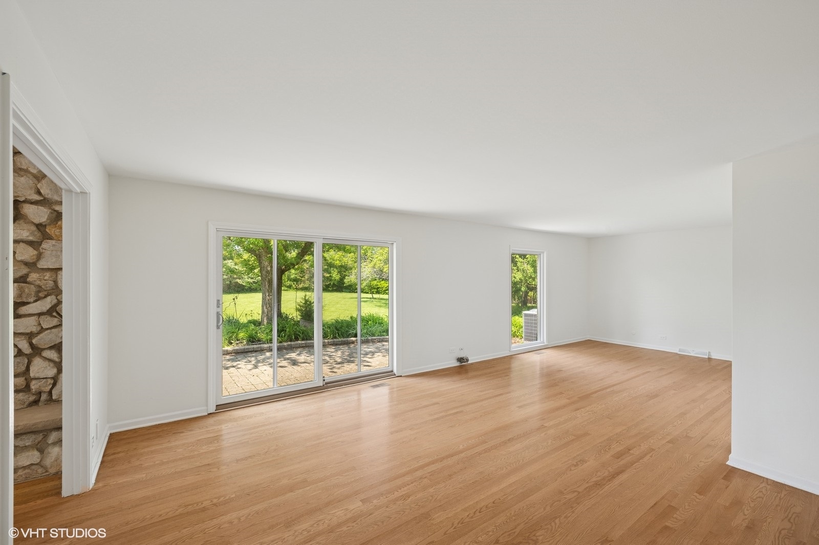 1770 Overland Trail Deerfield, IL 60015 - Photo 5 of 26