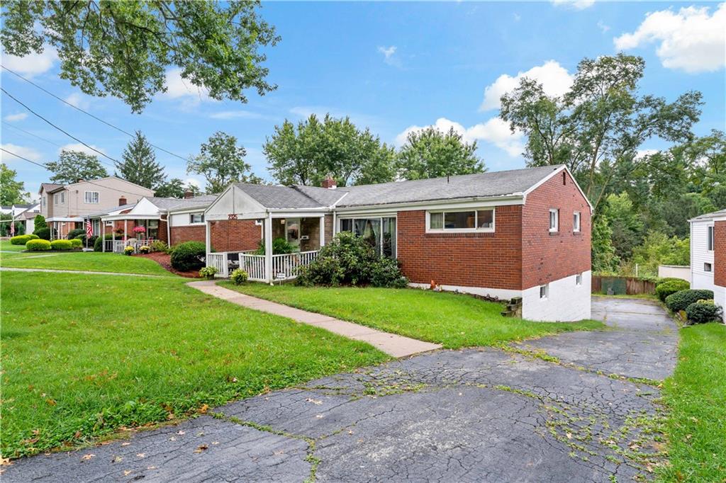 2325 Crestview Road Pittsburgh, PA 15216 - Photo 4 of 37 Gallery Image 4