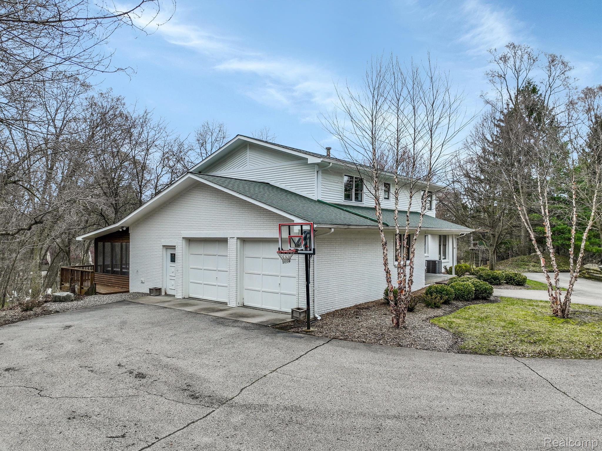 1930 West Gunn Road Rochester, MI 48306 - Photo 39 of 58 Gallery Image 39