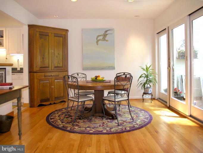 1630 Waters Edge Lane Reston, VA 20190 - Photo 12 of 30 Dining Room