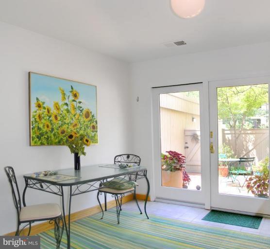 1630 Waters Edge Lane Reston, VA 20190 - Photo 16 of 30 Breakfast Area
