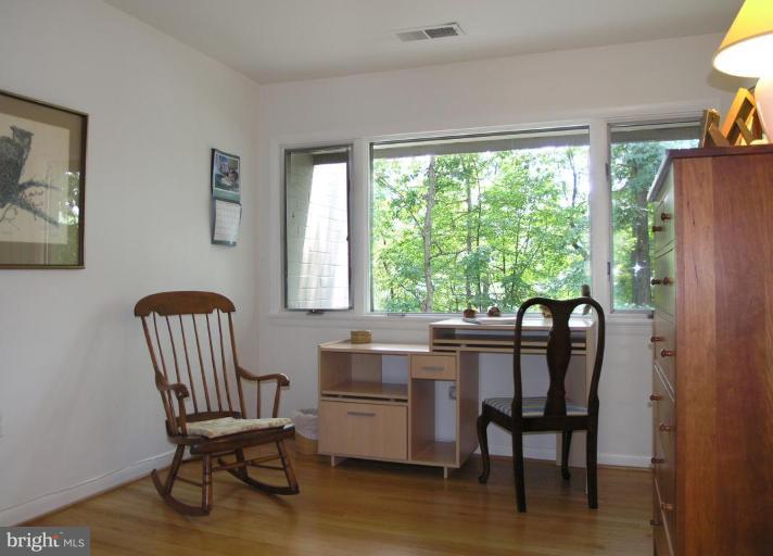 1630 Waters Edge Lane Reston, VA 20190 - Photo 21 of 30 Bedroom #2