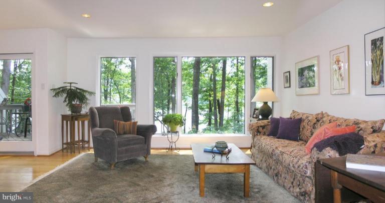1630 Waters Edge Lane Reston, VA 20190 - Photo 10 of 30 Living Room