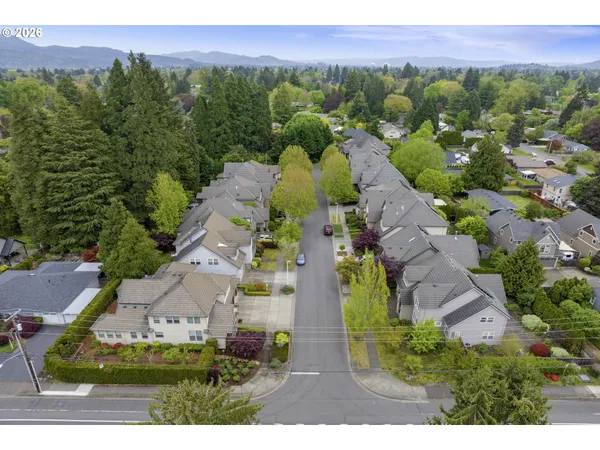 $830,000 | 2240 Turnberry Court, Eugene, OR 97401