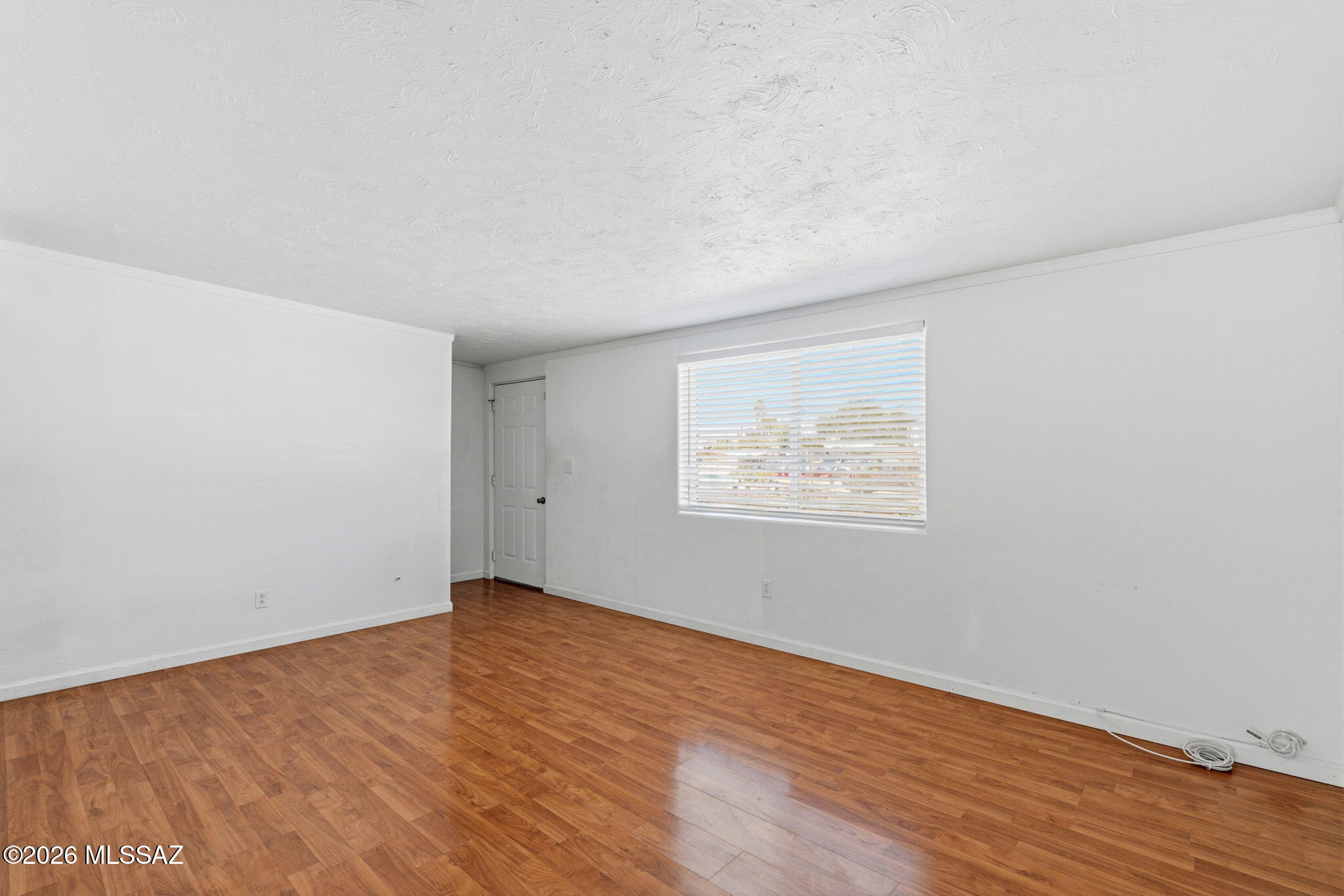 1453 West Roger Road Tucson, AZ 85705 - Photo 9 of 36 LIVING ROOM