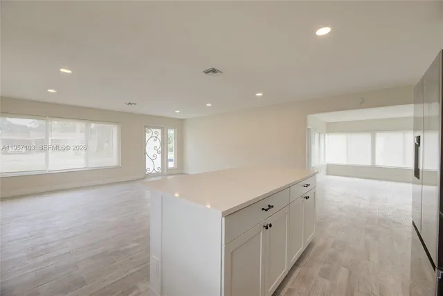 $3,699 | 610 North 31st Court, Unit 610, Hollywood, FL 33021