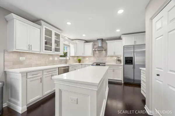 $649,000 | 2801 Bauer Road, North Aurora, IL 60542