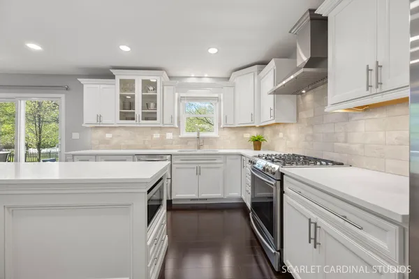 $649,000 | 2801 Bauer Road, North Aurora, IL 60542