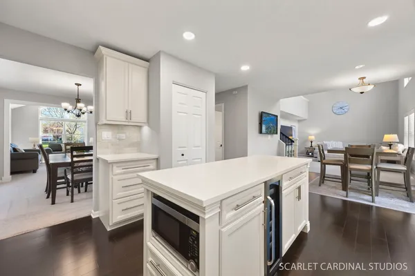 $649,000 | 2801 Bauer Road, North Aurora, IL 60542