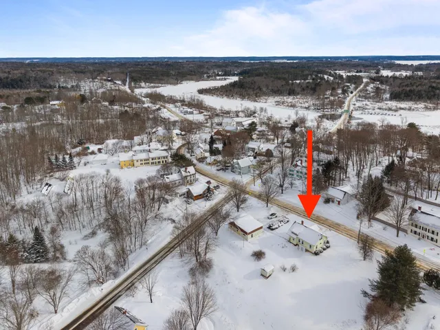$377,500 | 53 Main Street, Bowdoinham, ME 04008