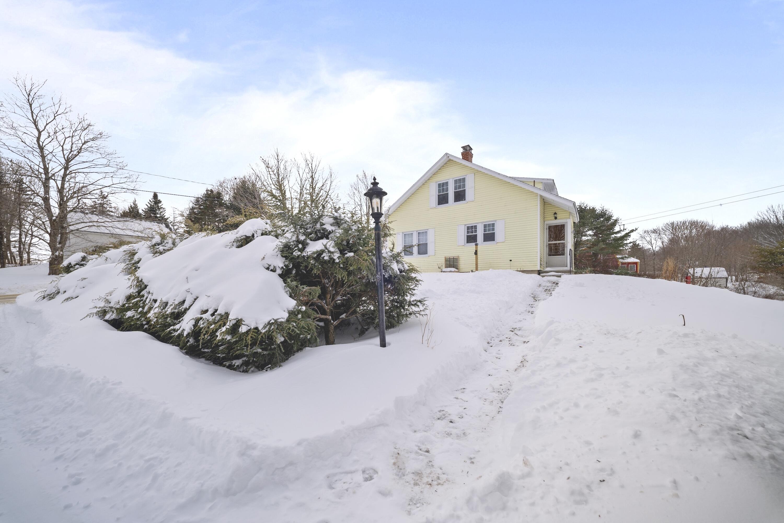 53 Main Street Bowdoinham, ME 04008 - Photo 7 of 39 DSC09161