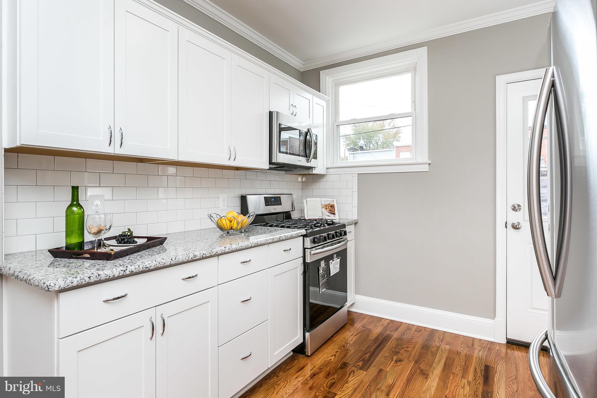 3805 Woodridge Road Baltimore, MD 21229 - Photo 4 of 30 Kitchen