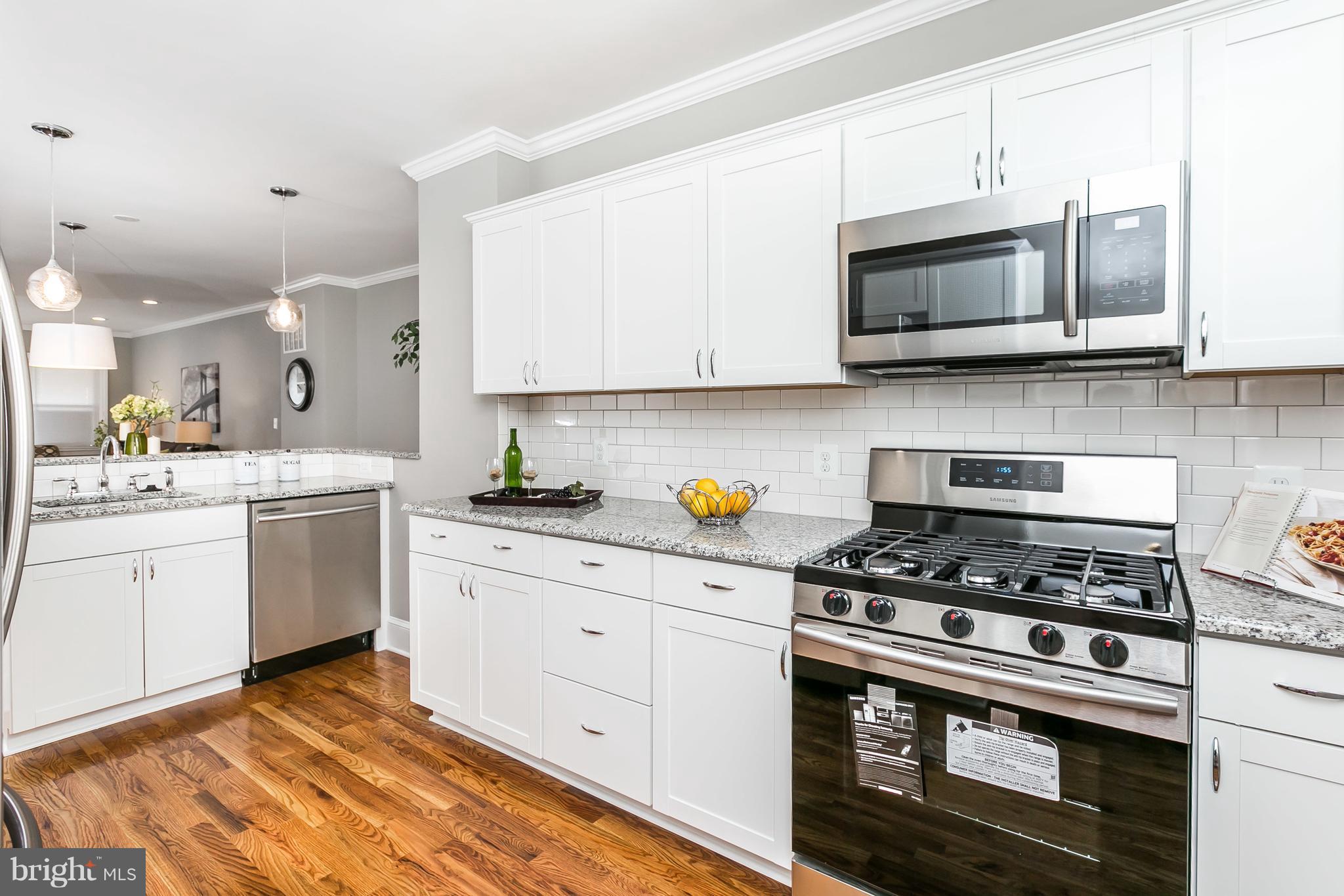 3805 Woodridge Road Baltimore, MD 21229 - Photo 5 of 30 Kitchen