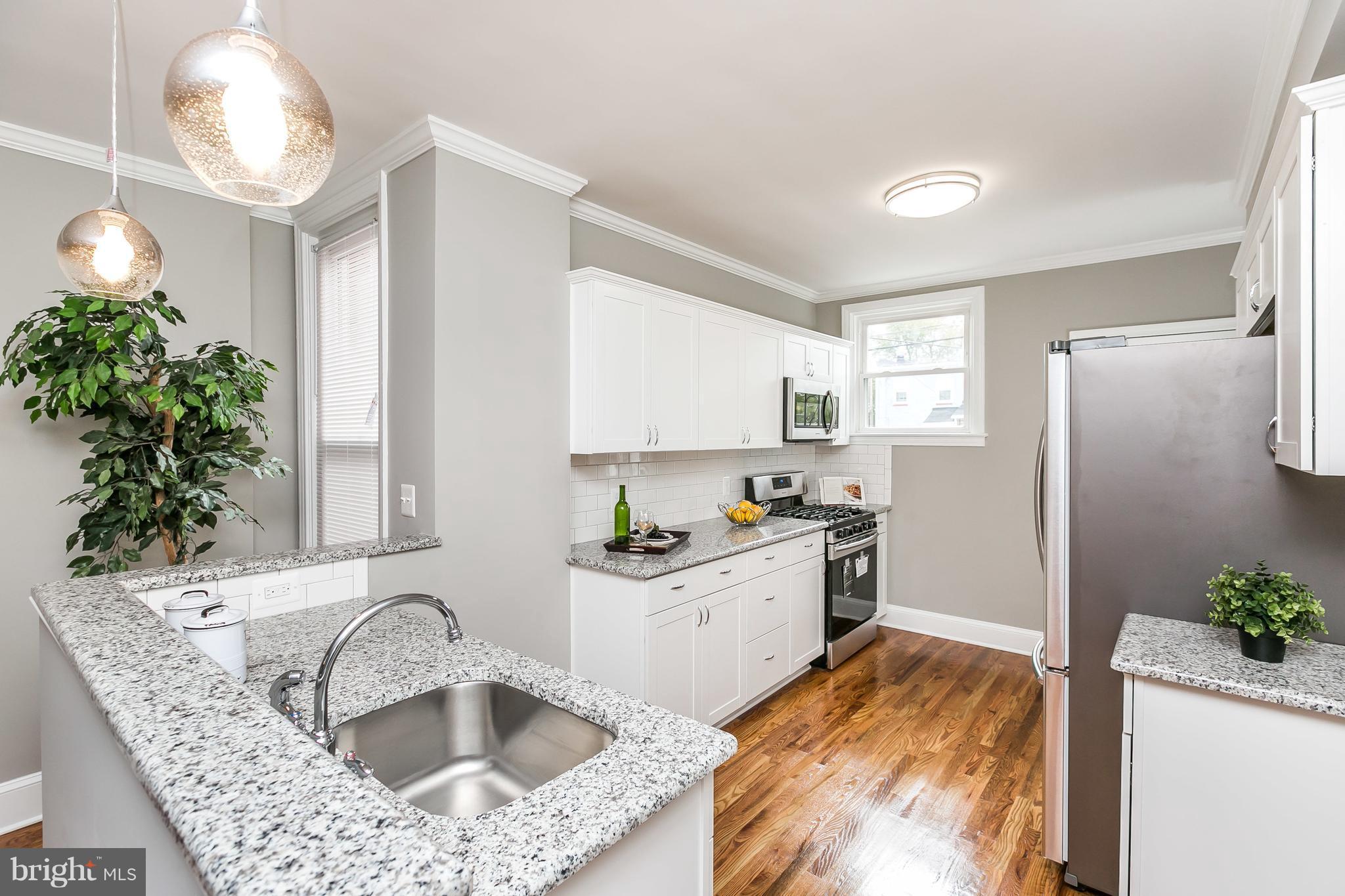 3805 Woodridge Road Baltimore, MD 21229 - Photo 9 of 30 Kitchen