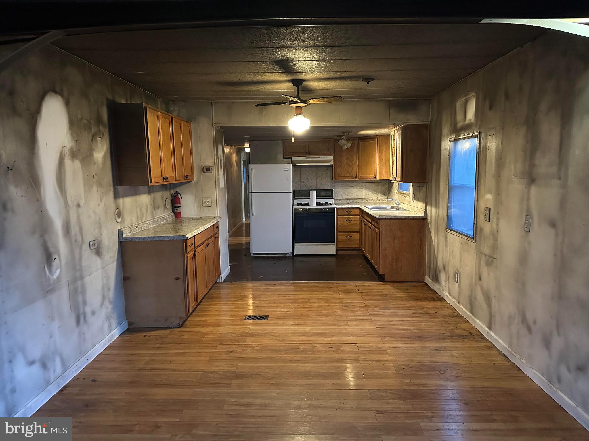 10460 Enfield Road Felton, PA 17322 - Photo 4 of 34