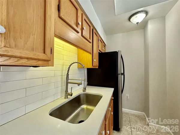 $1,595 | 229 North Poplar Street, Unit 29, Charlotte, NC 28202