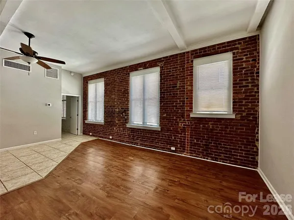 $1,595 | 229 North Poplar Street, Unit 29, Charlotte, NC 28202