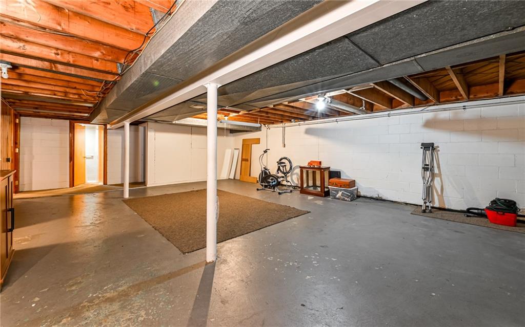 120 Siebert Road Pittsburgh, PA 15237 - Photo 29 of 38 a view of empty room with wooden floor