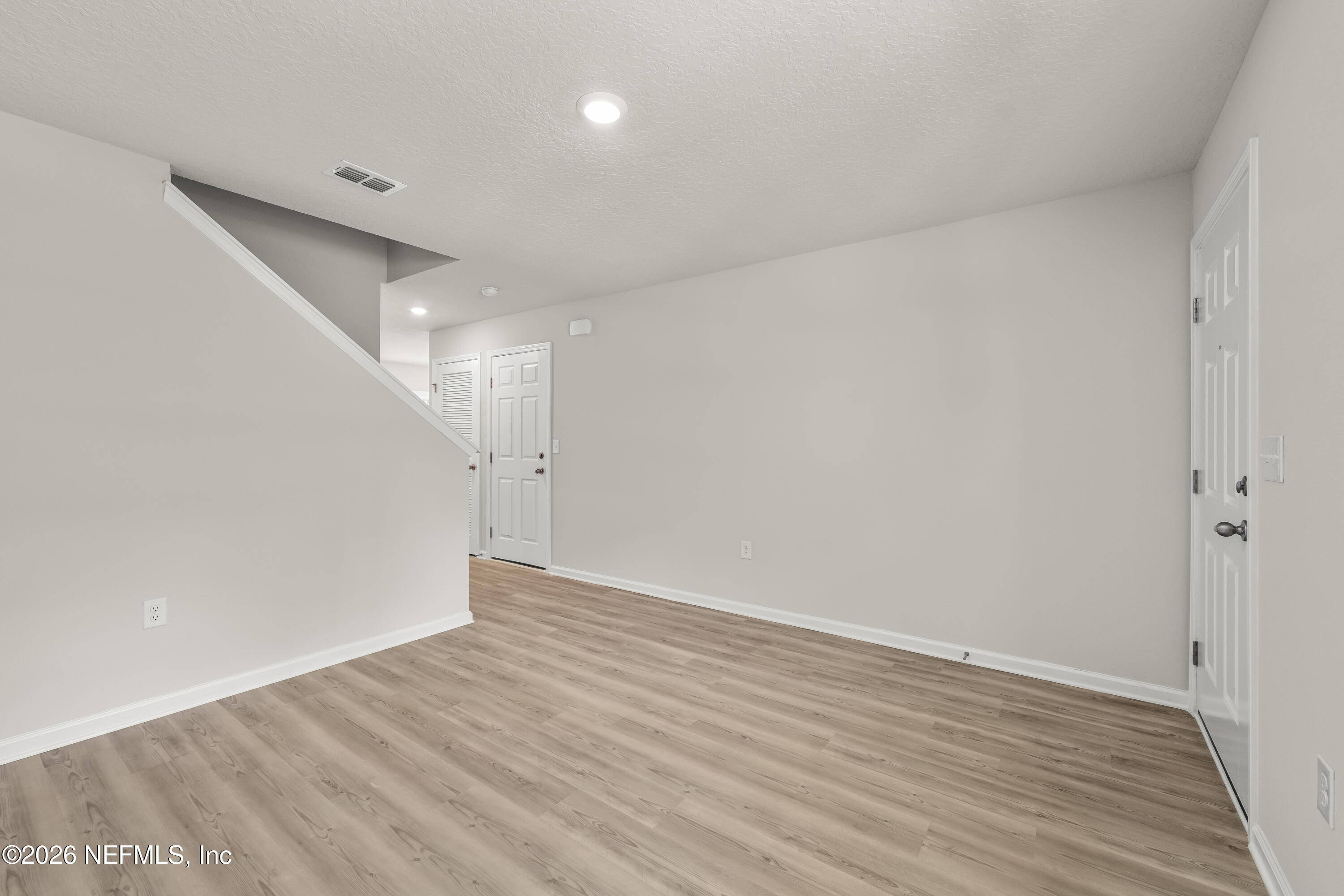 4296 Gilbert Street Jacksonville, FL 32207 - Photo 9 of 30 Living Room