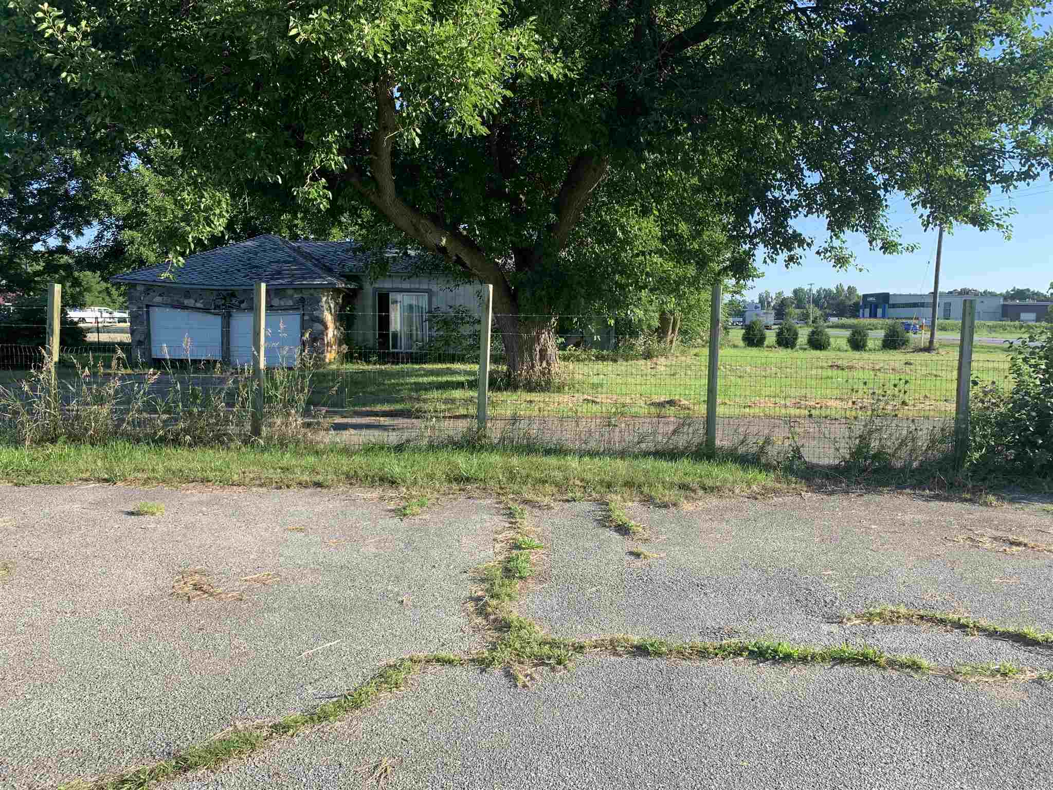7060 Highway 9 Howe, IN 46746 - Photo 9 of 17 Gallery Image 9