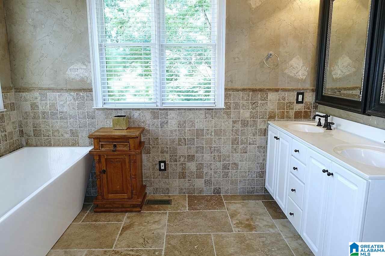 5620 Chestnut Trace Birmingham, AL 35244 - Photo 18 of 46