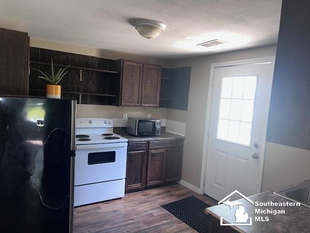 978 Division Street Adrian, MI 49221 - Photo 16 of 25