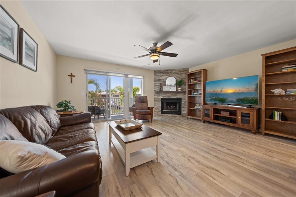 659 Garland Circle Indian Rocks Beach, FL 33785 - Photo 4 of 64