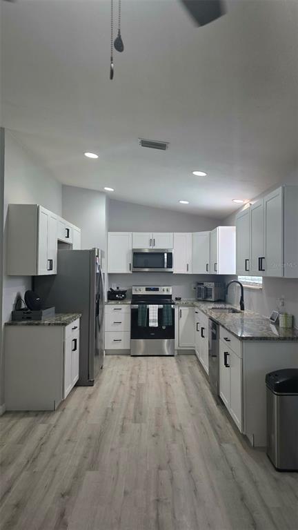 8041 Southwest 109th Place Road Ocala, FL 34481 - Photo 18 of 53 Gallery Image 18