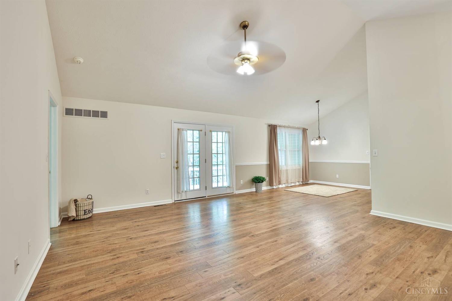 1042 Redbird Road Loveland, OH 45140 - Photo 7 of 42